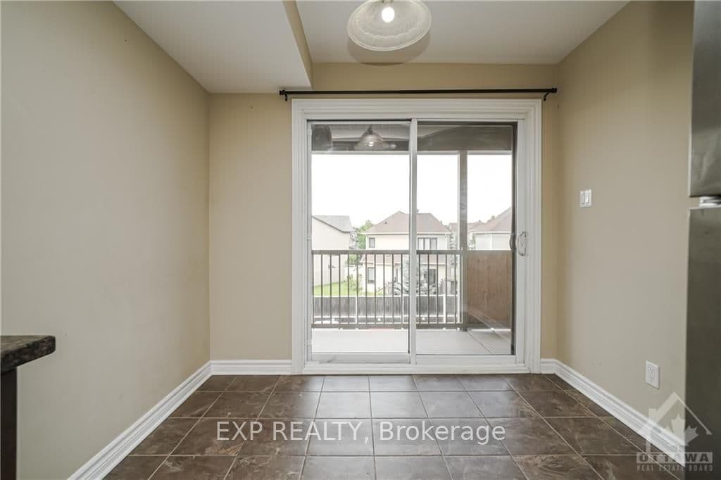 623 CHAPMAN MILLS Drive Unit C photo 4