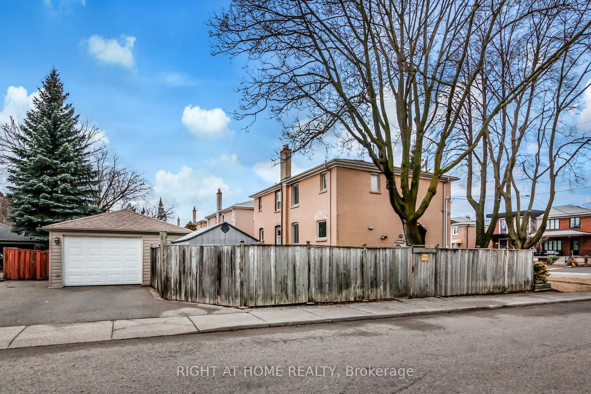237 Eileen Avenue photo 38