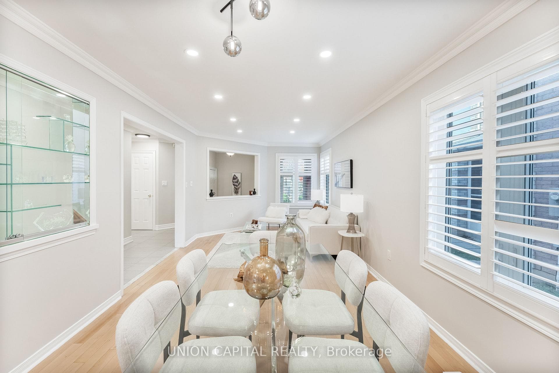 189 Hertford Crescent photo 4