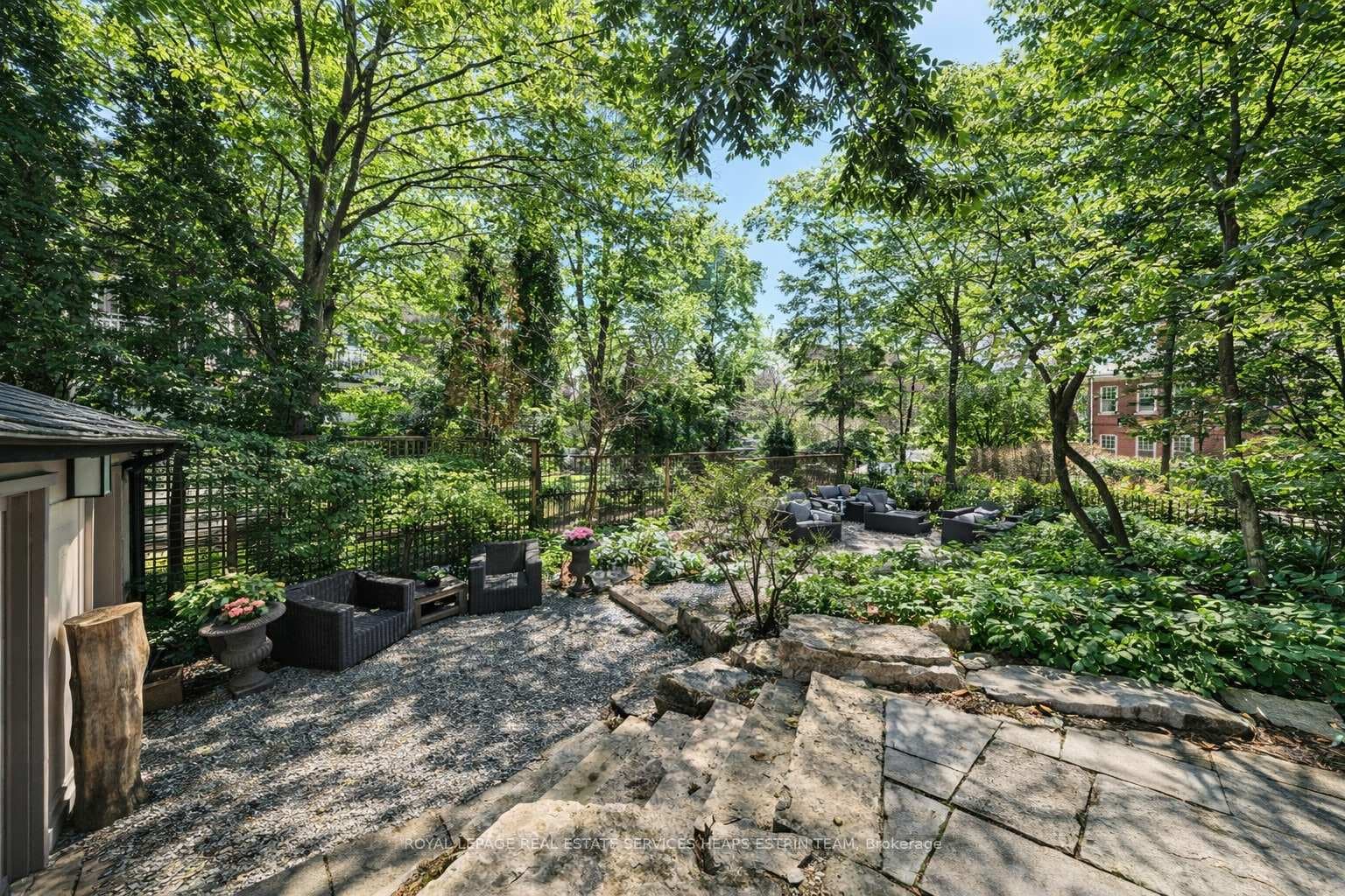 112 Douglas Drive photo 6
