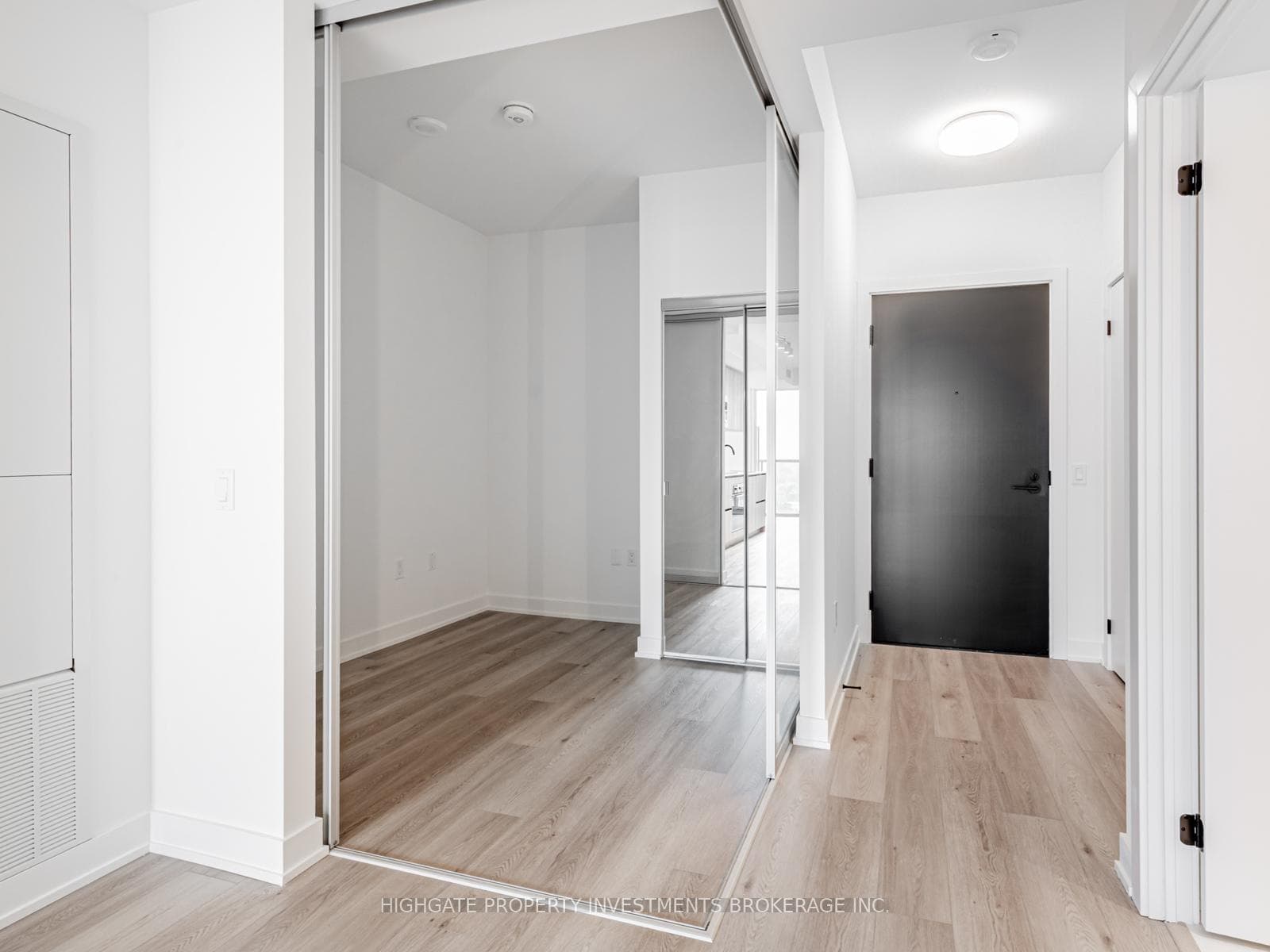117 Broadway Avenue Unit 1507 photo 3