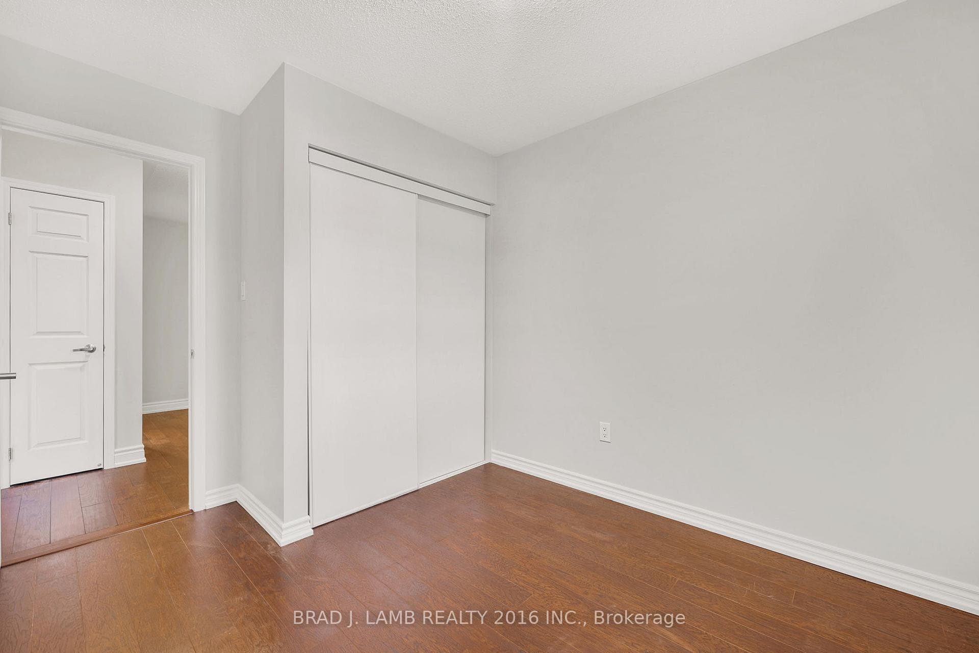 930 Nadalin Heights photo 26
