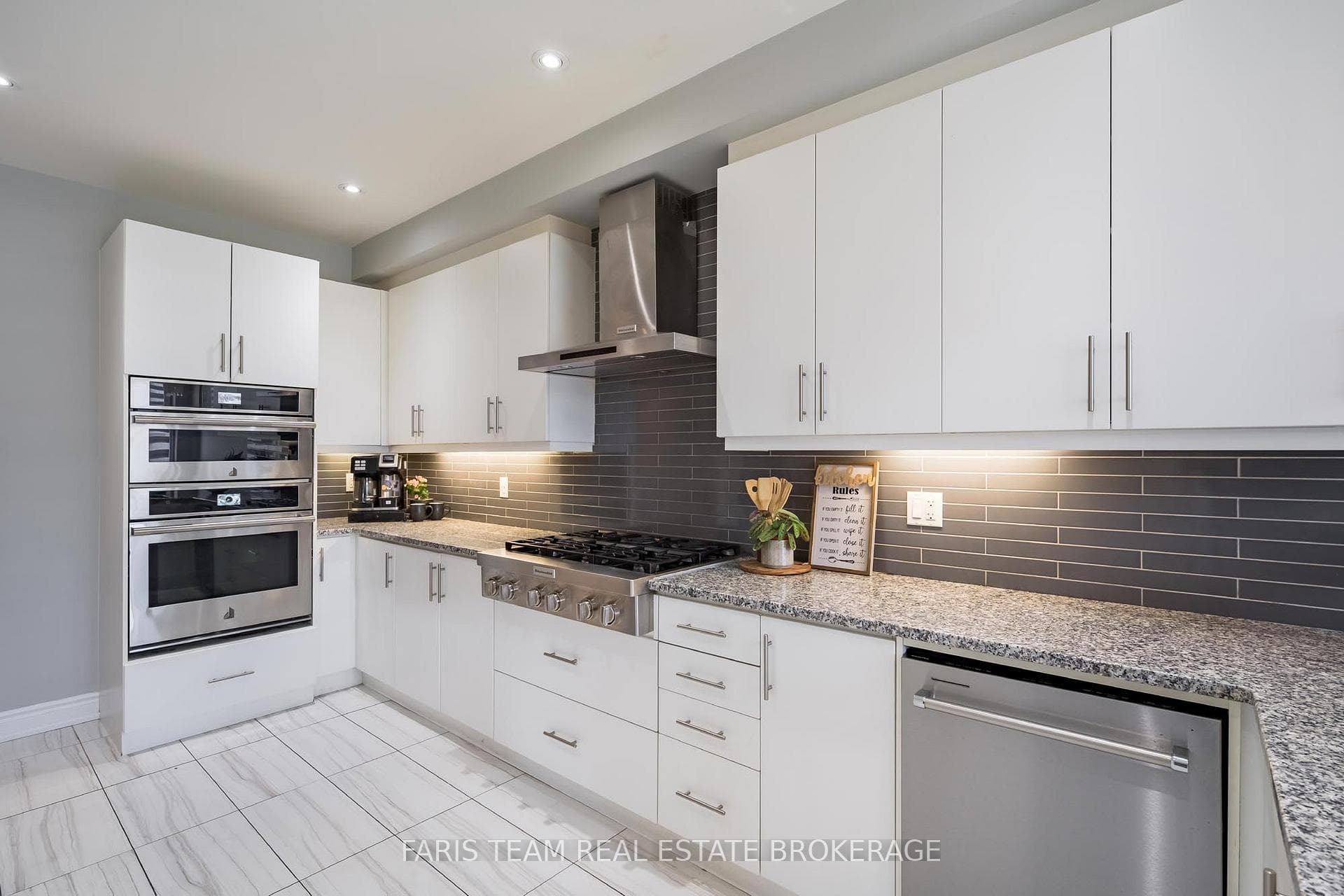 236 Eighth Avenue photo 6