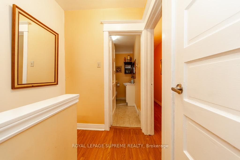 95 Silverthorn Avenue photo 17