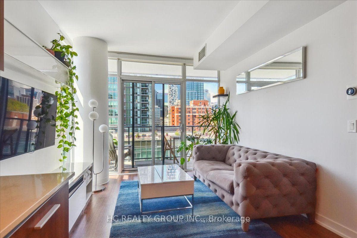 105 George Street Unit 1011 photo 14