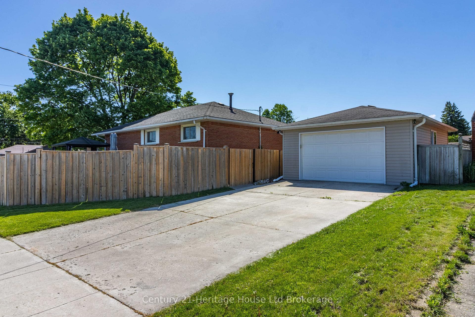 153 Springbank Avenue photo 2