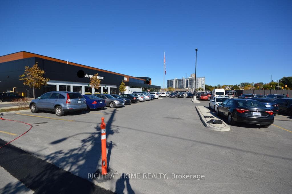 348 Woodroffe Avenue photo 7