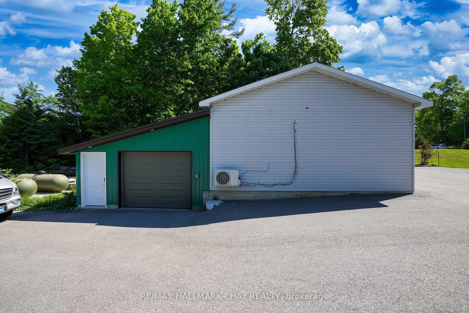 44 Meadows Avenue photo 10