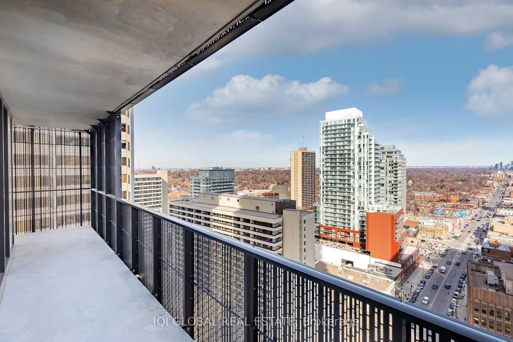 8 Eglinton Avenue Unit 2005 photo 13