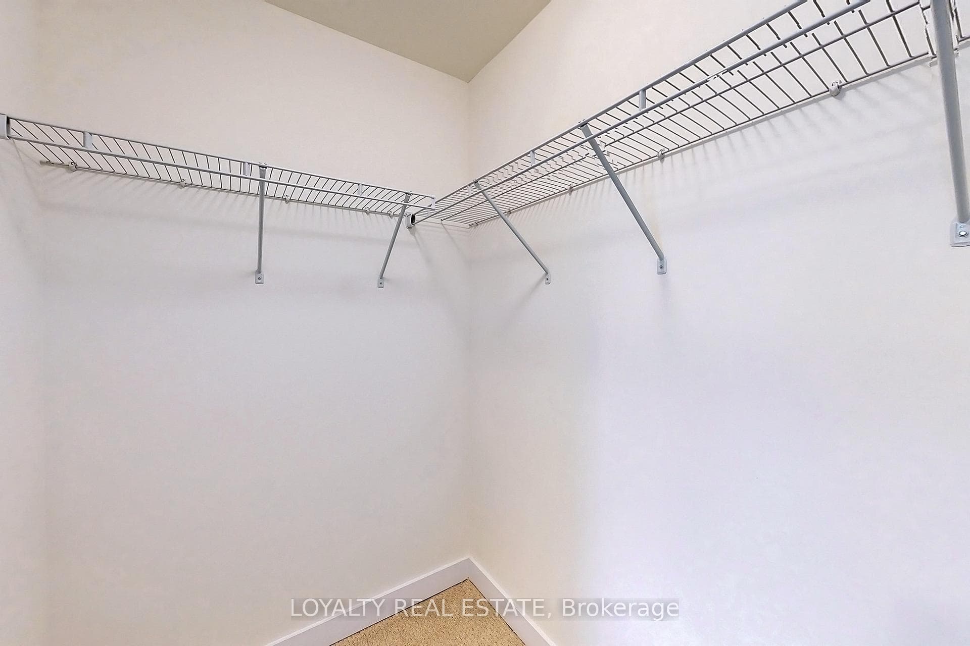 2221 Yonge Street Unit 1705 photo 18