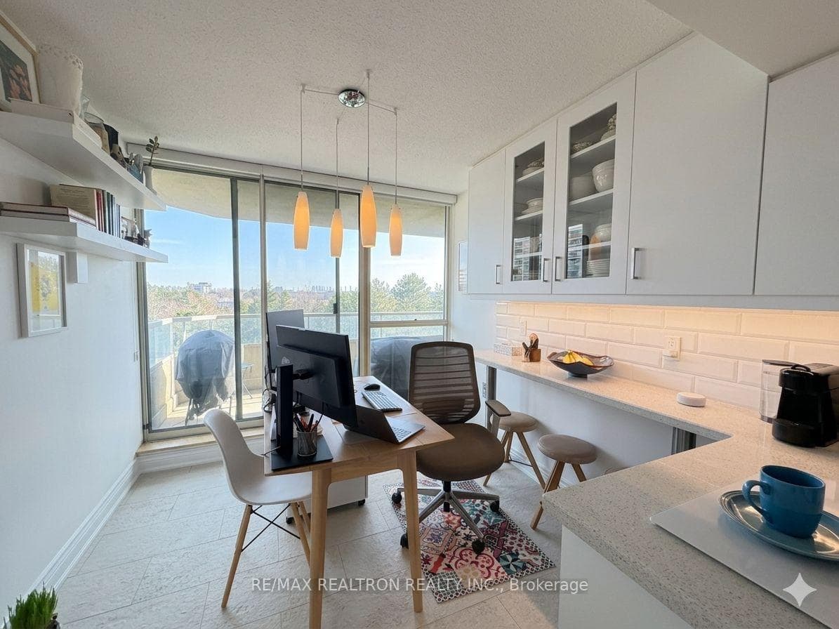 10 Torresdale Avenue Unit 404 photo 6