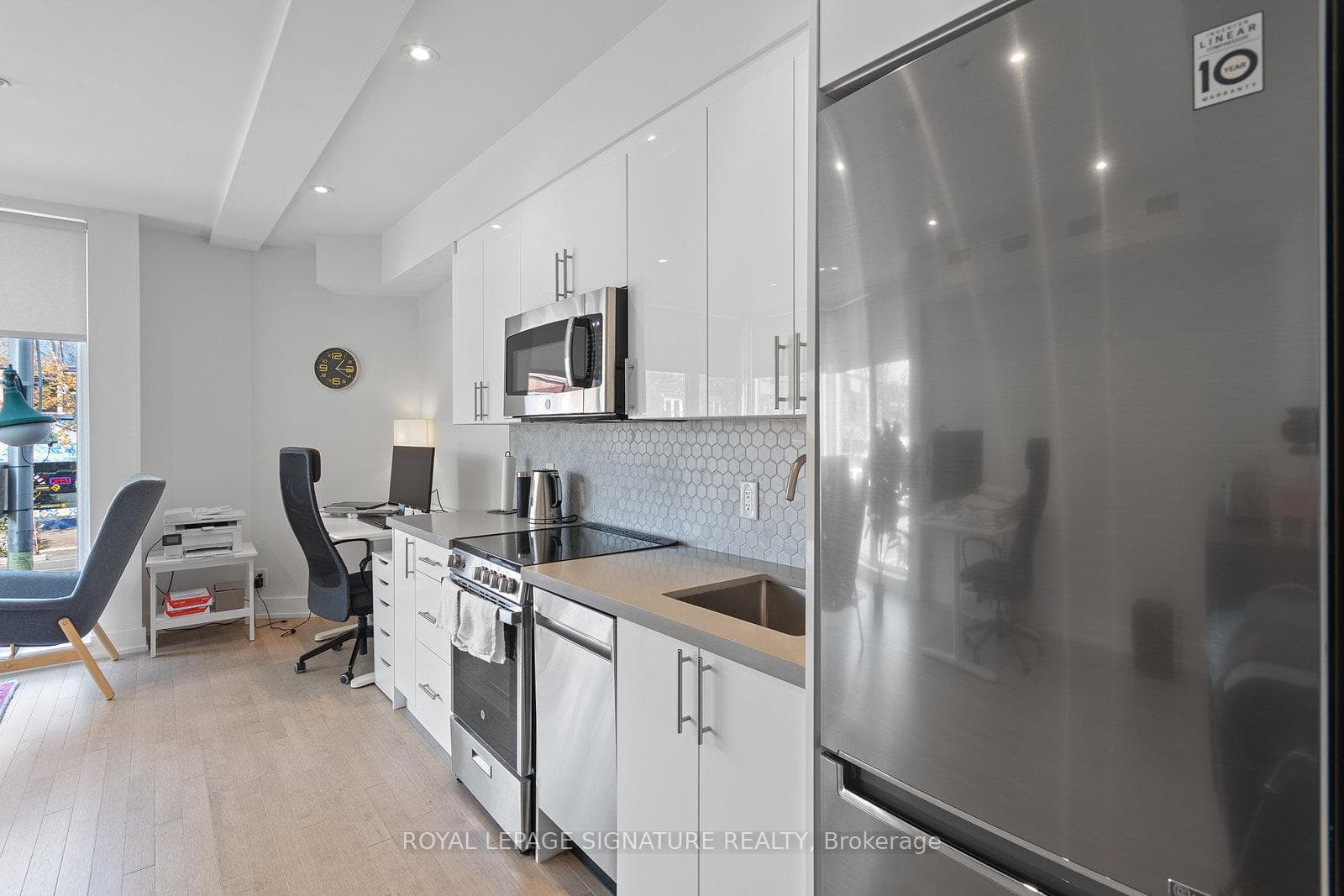 1557 Bloor Street Unit 4 photo 17