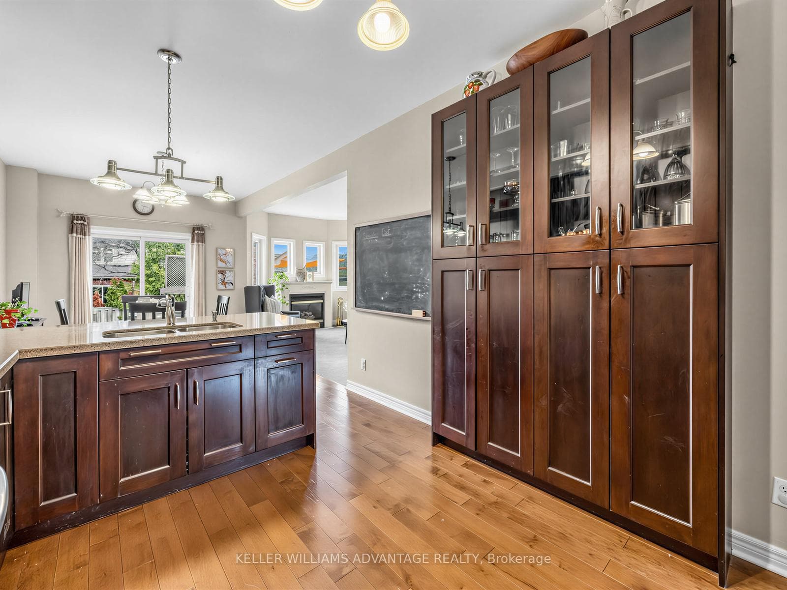 98 Coalport Drive photo 7