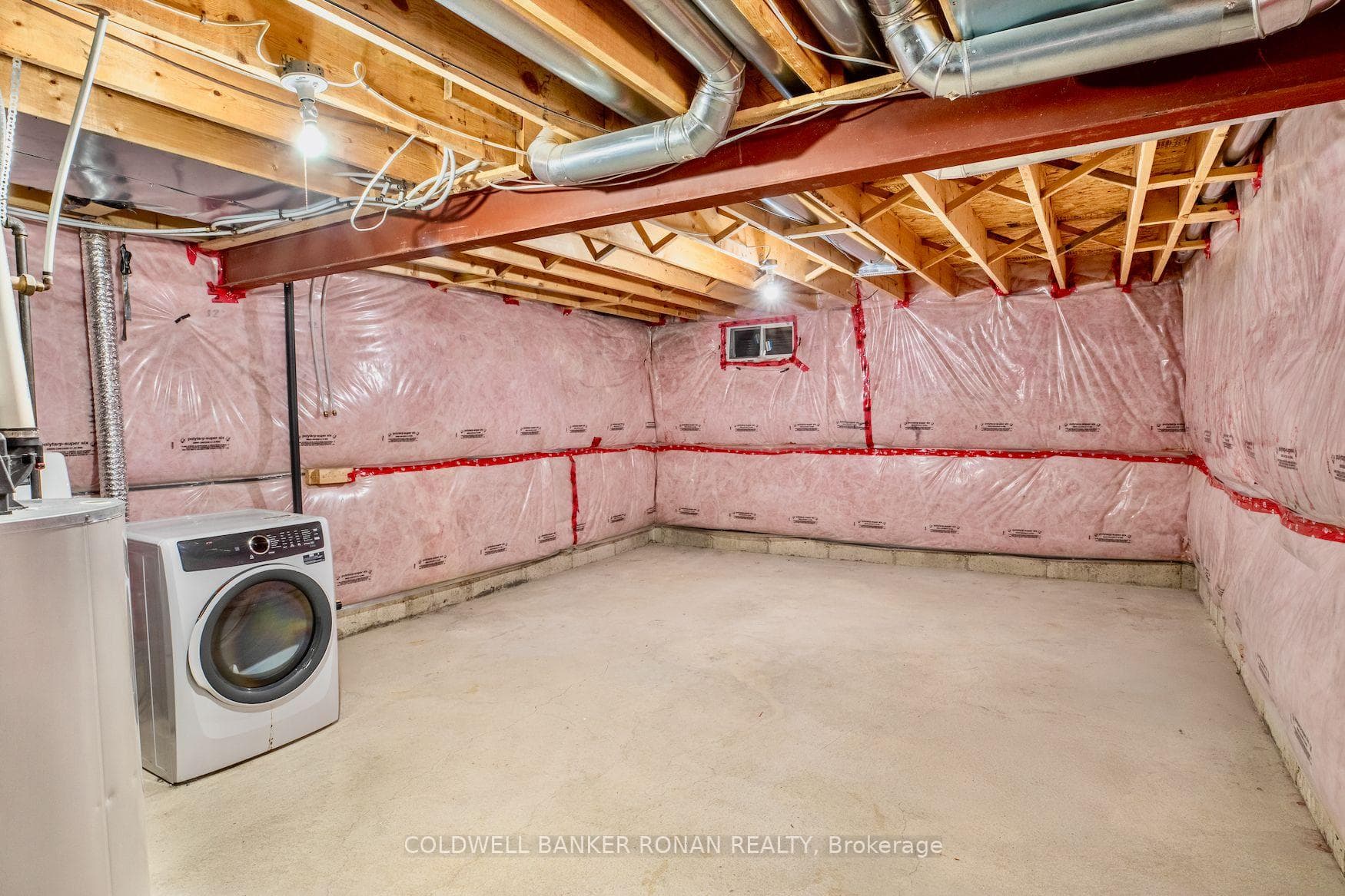 115 Banting Crescent photo 25