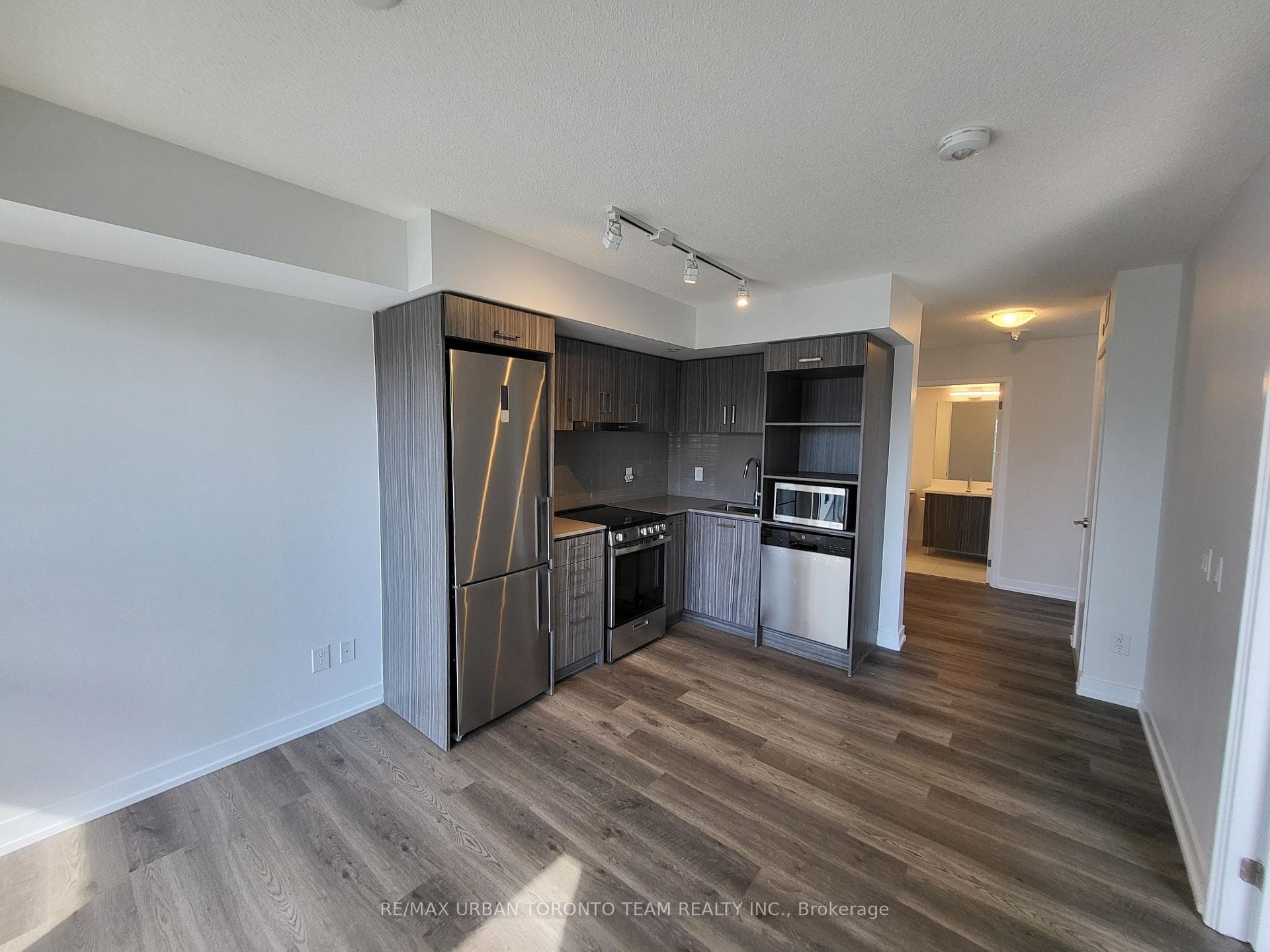 219 Dundas Street Unit 1212 photo 2
