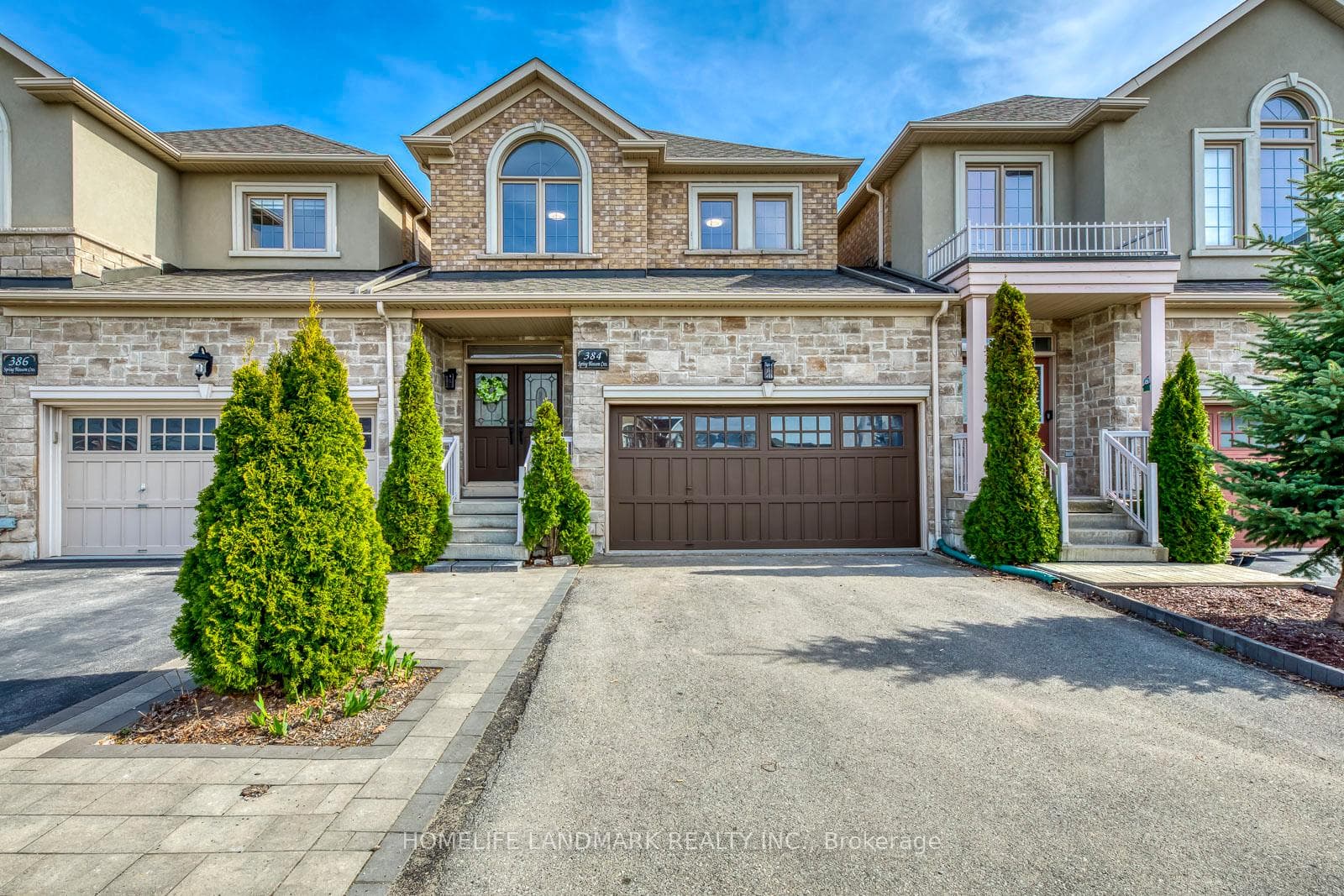 384 Spring Blossom Crescent photo 1