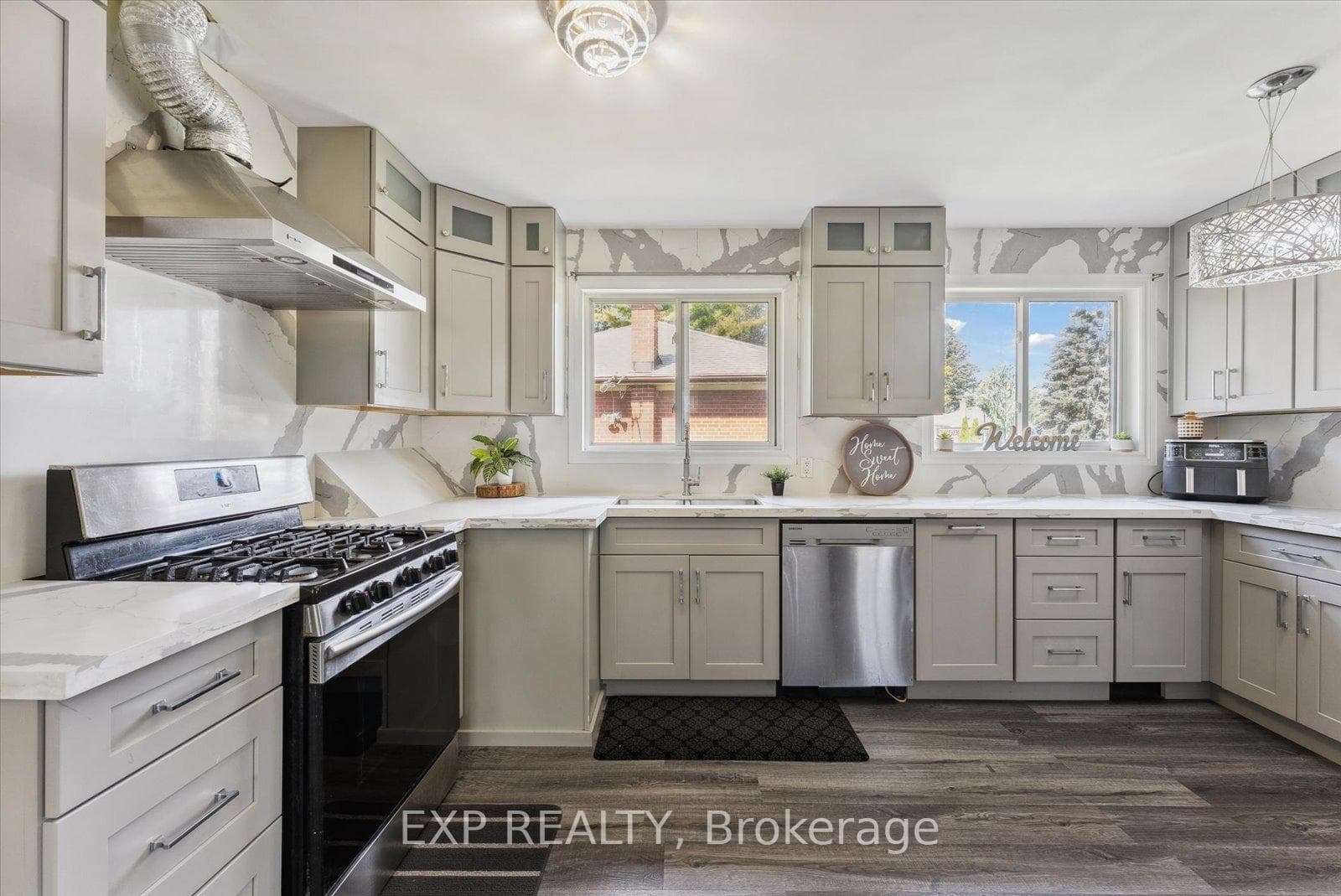 130 Sussex Street photo 5