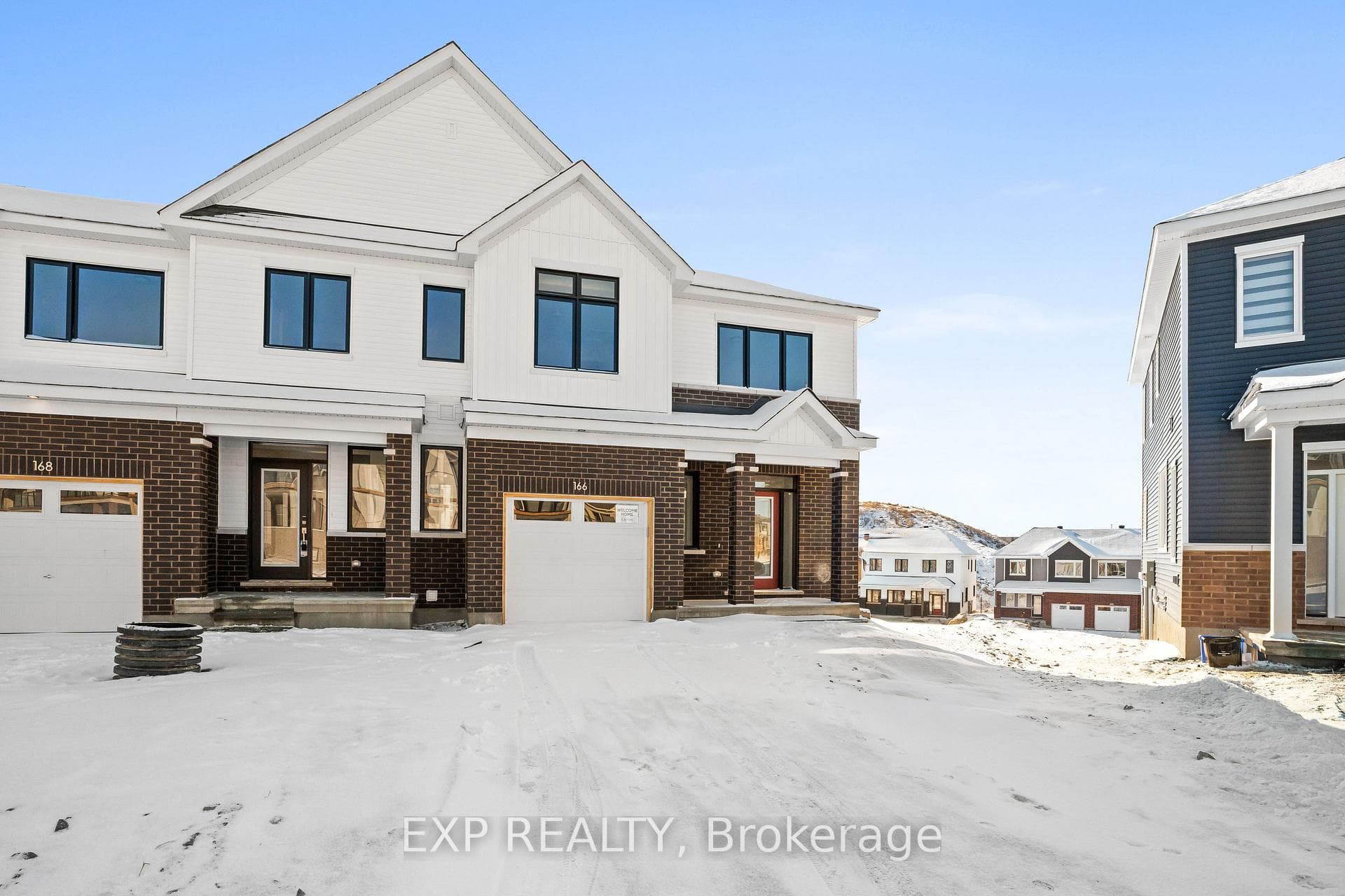 166 Beebalm Crescent photo 2