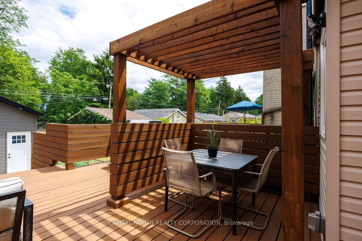 219 McRoberts Avenue photo 29
