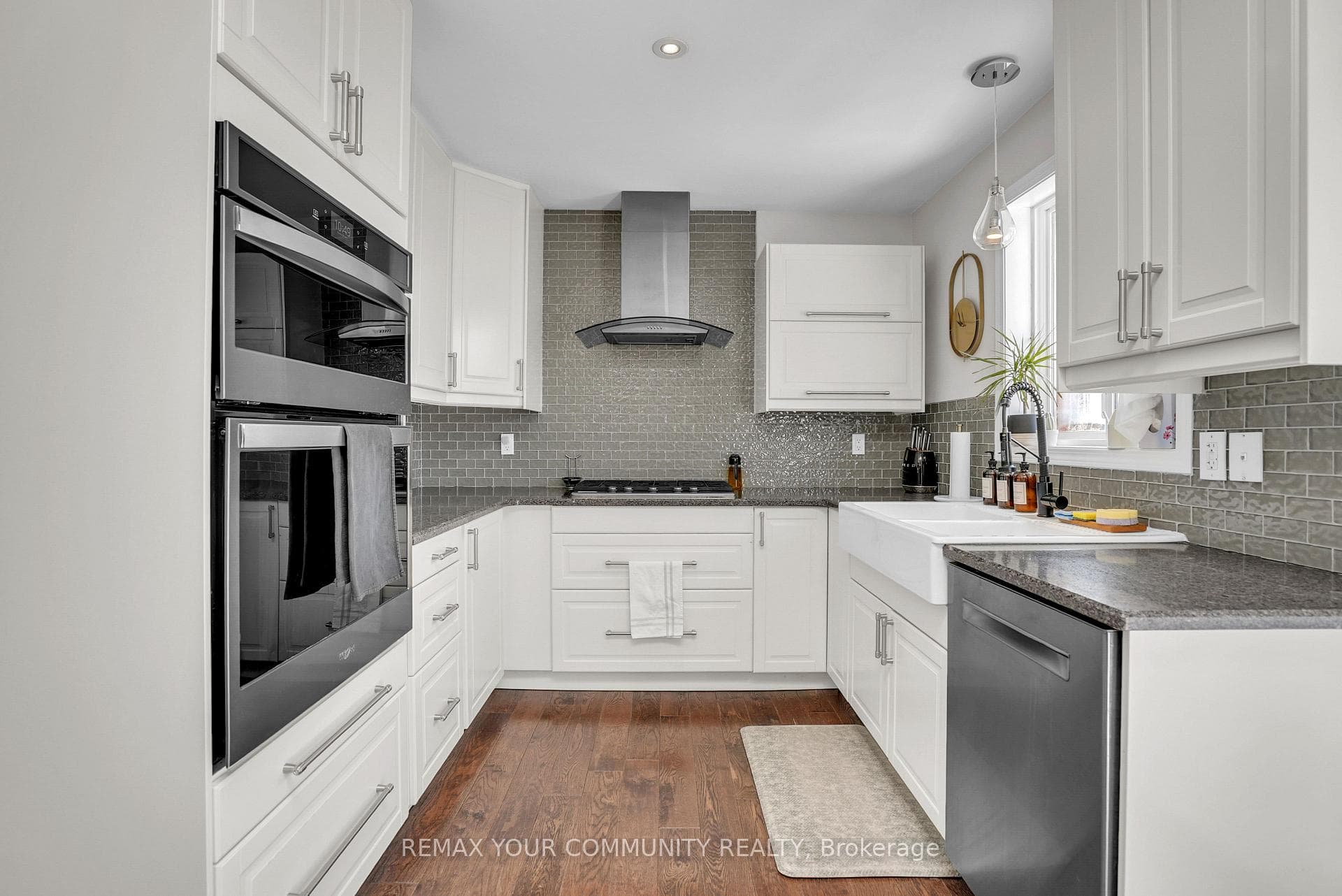 92 SANDRINGHAM Drive photo 10