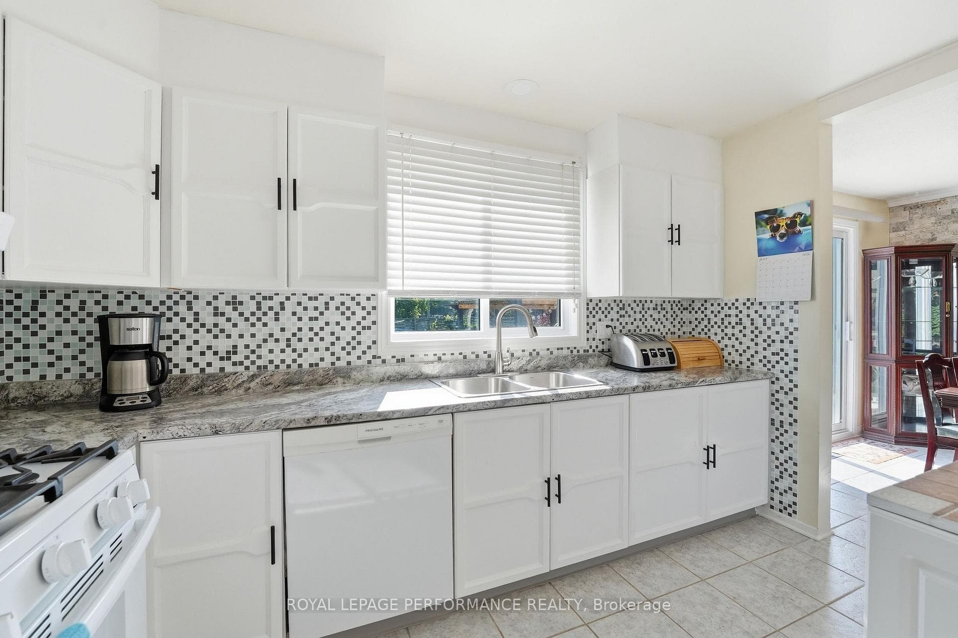 1084 Eadie Road photo 12