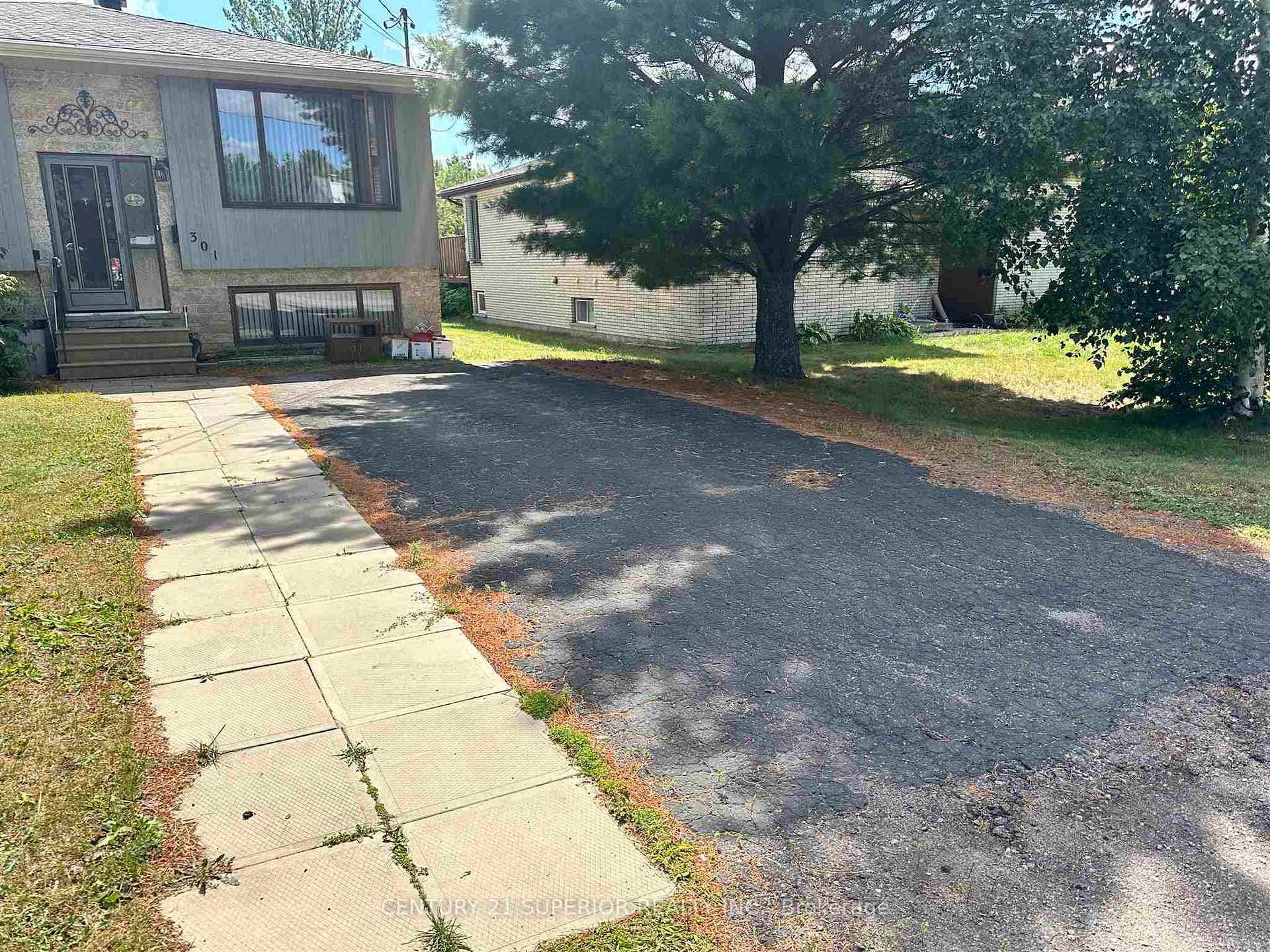 301 Sherwood Drive photo 39