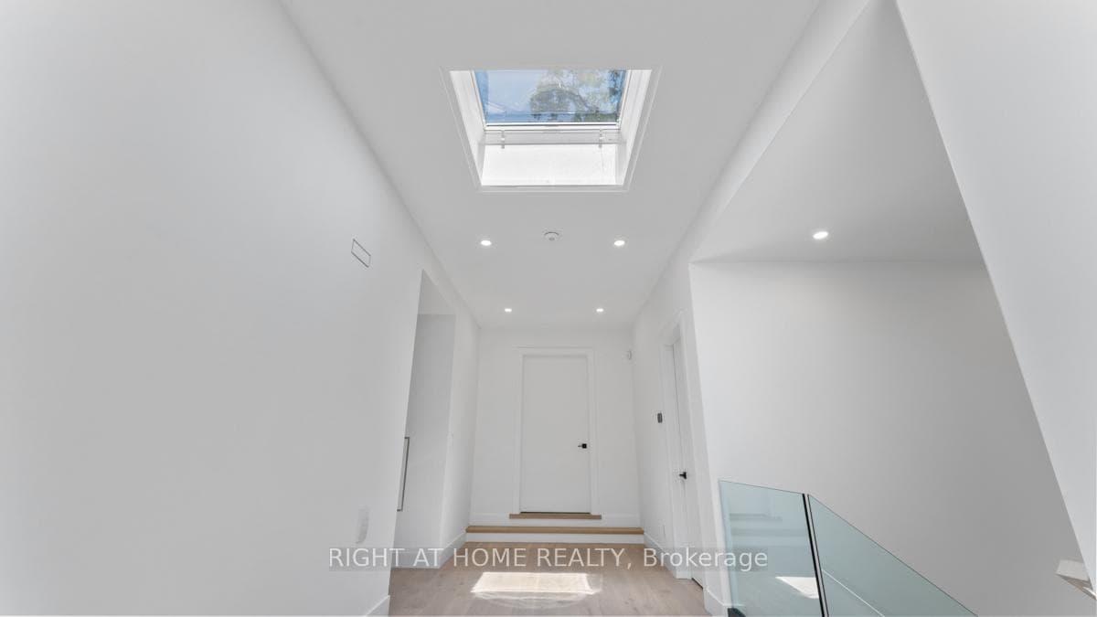 301 Lakeshore Road photo 33
