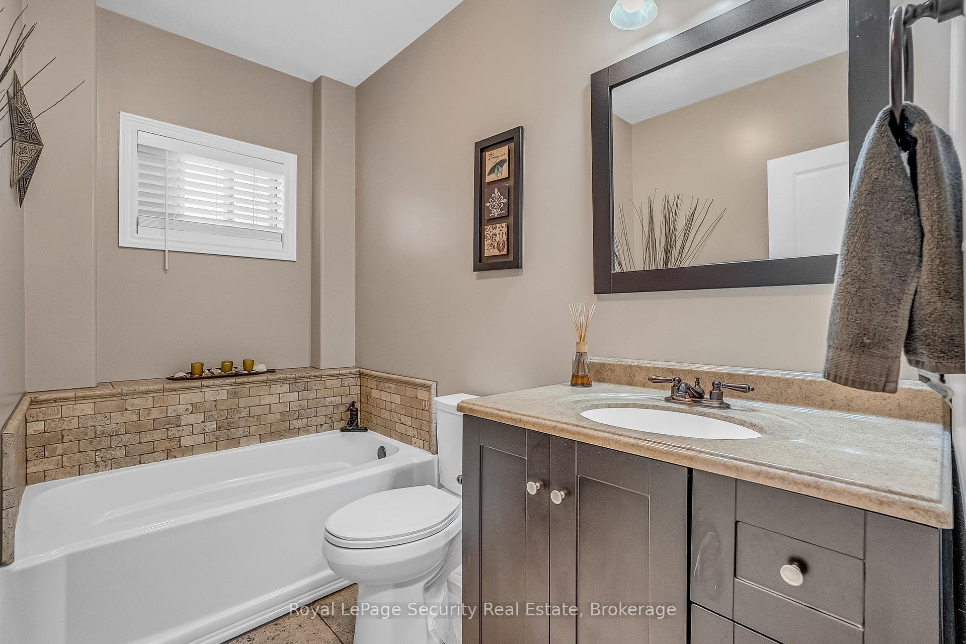 274 Nairn Avenue photo 14
