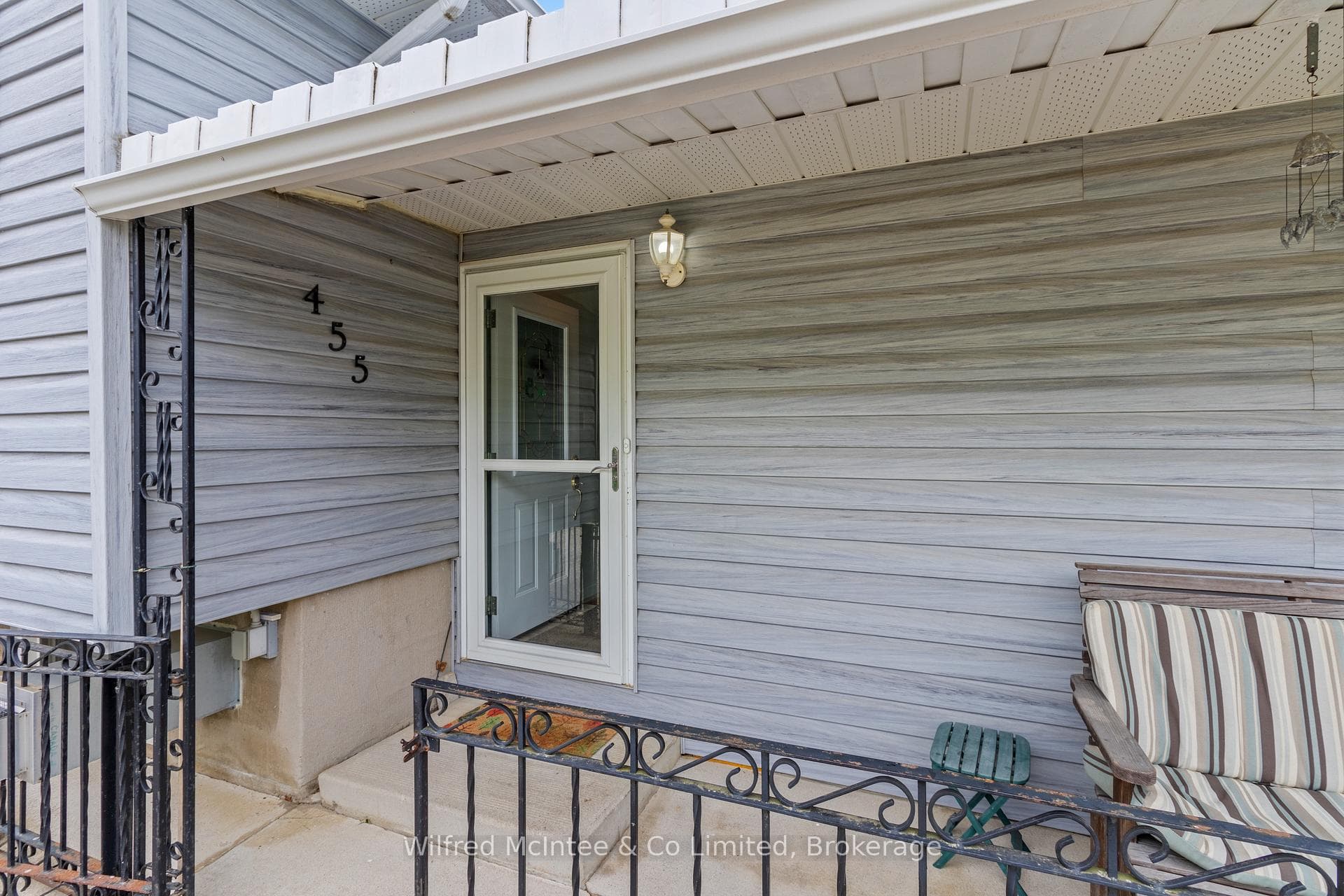 455 Bruce Street photo 7