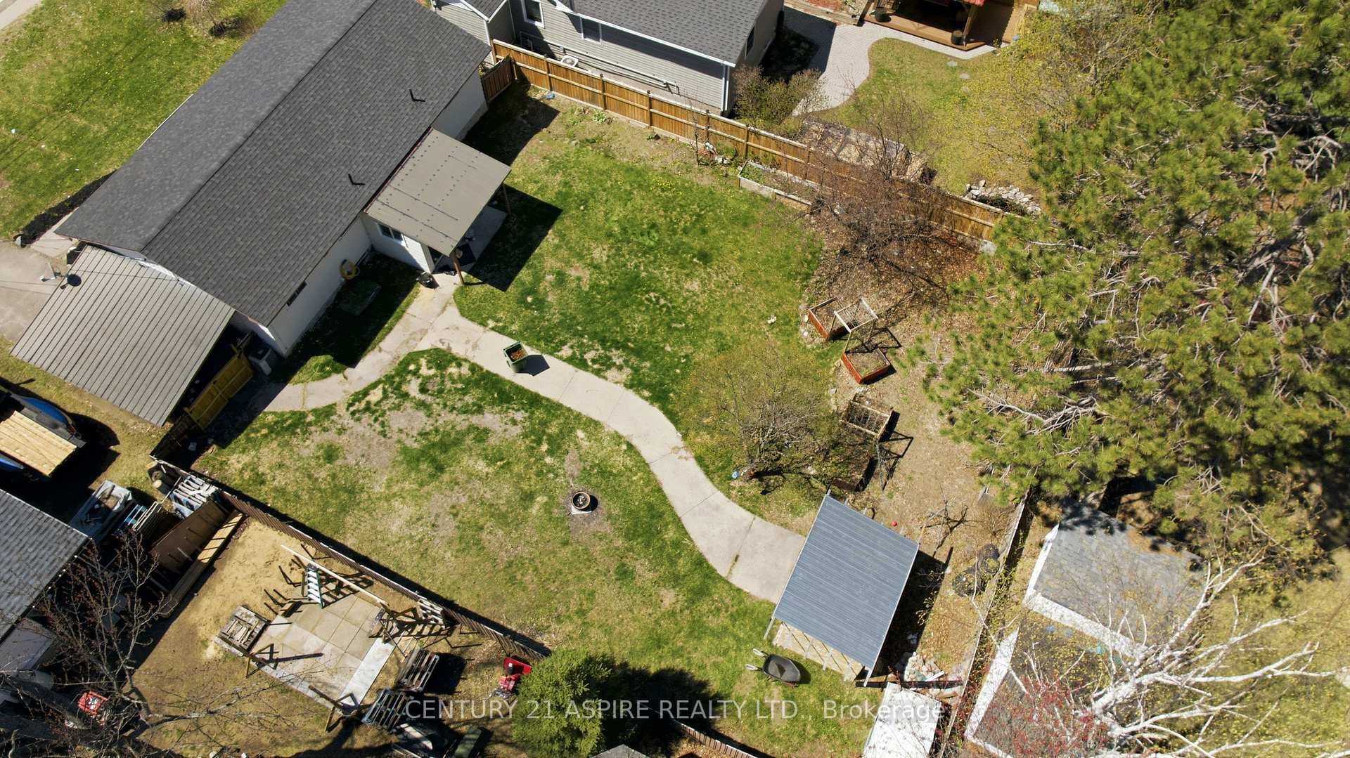 76 Doran Road photo 32