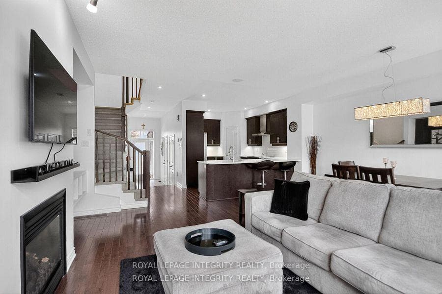 345 Cooks Mill Crescent photo 12