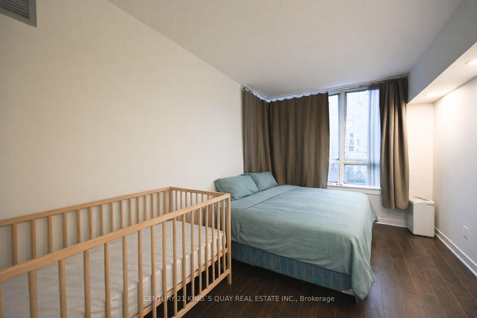7 Bishop Avenue Unit 517 photo 4