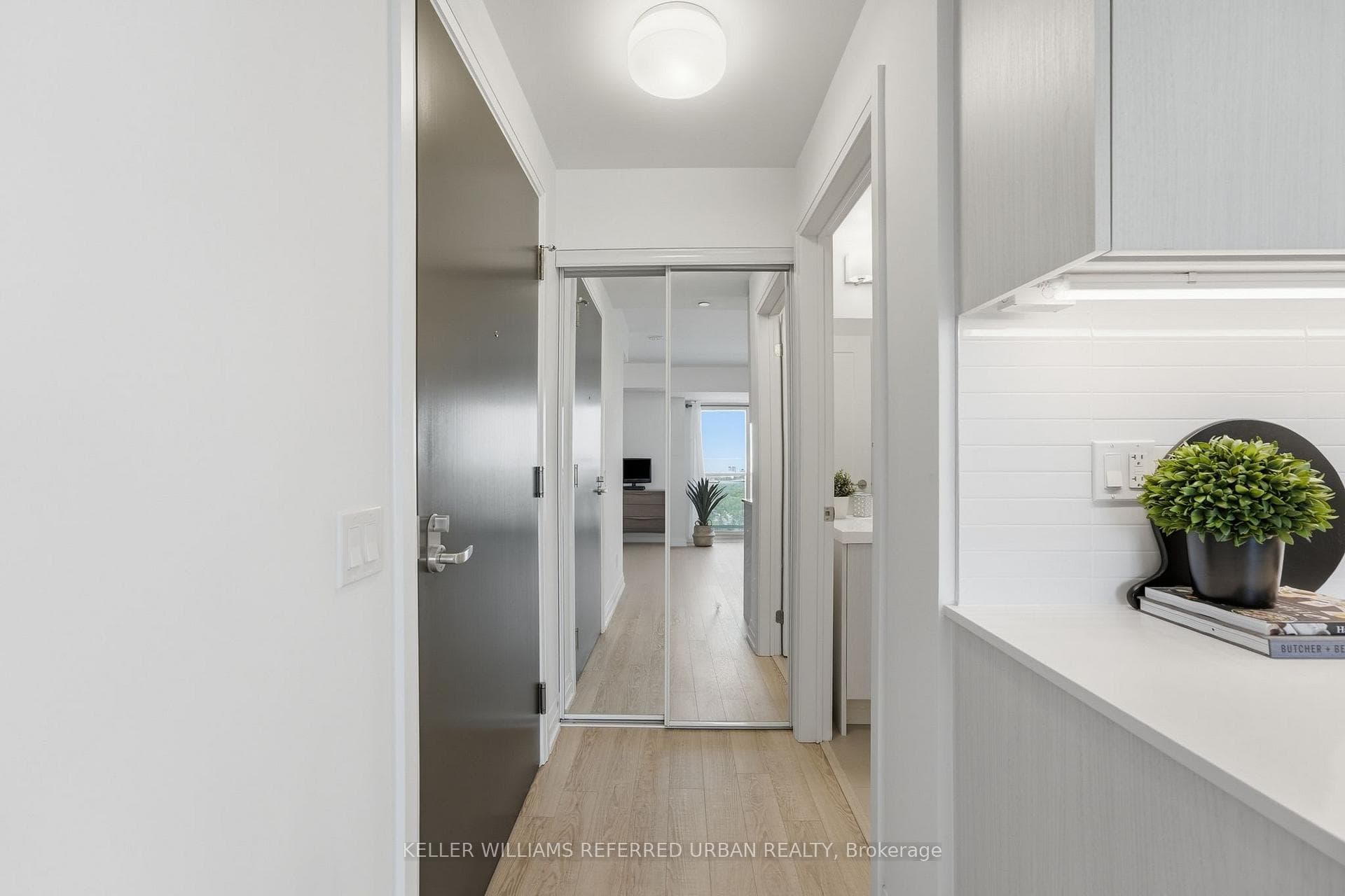 286 Main Street Unit 1702 photo 2