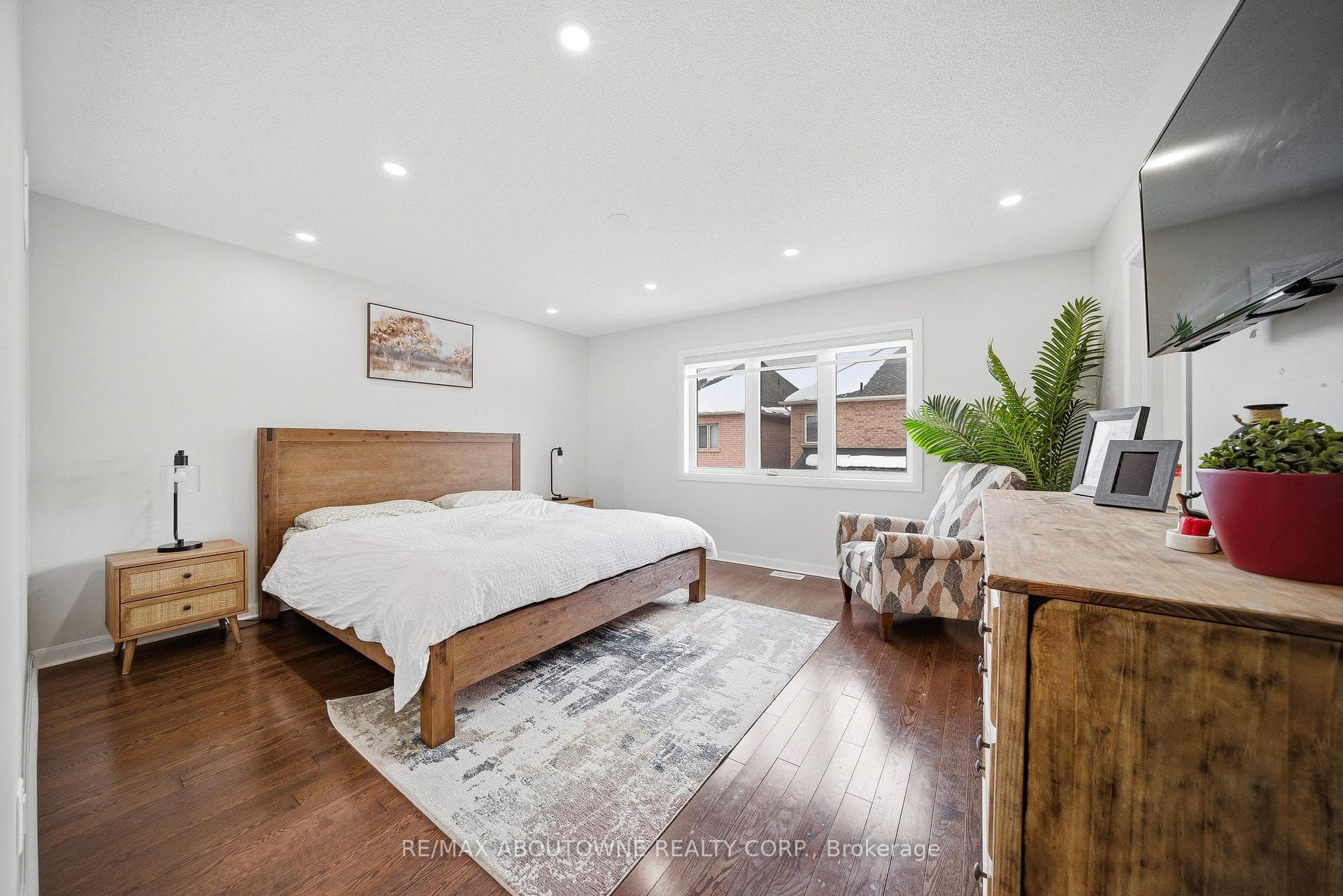 275 Ironside Drive Unit Upper photo 30