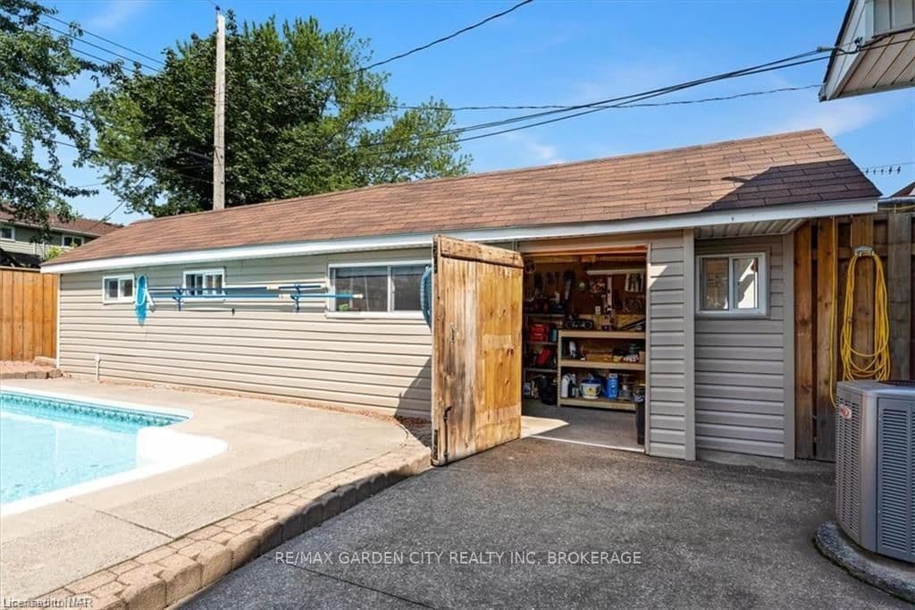196 HILDRED Street photo 23