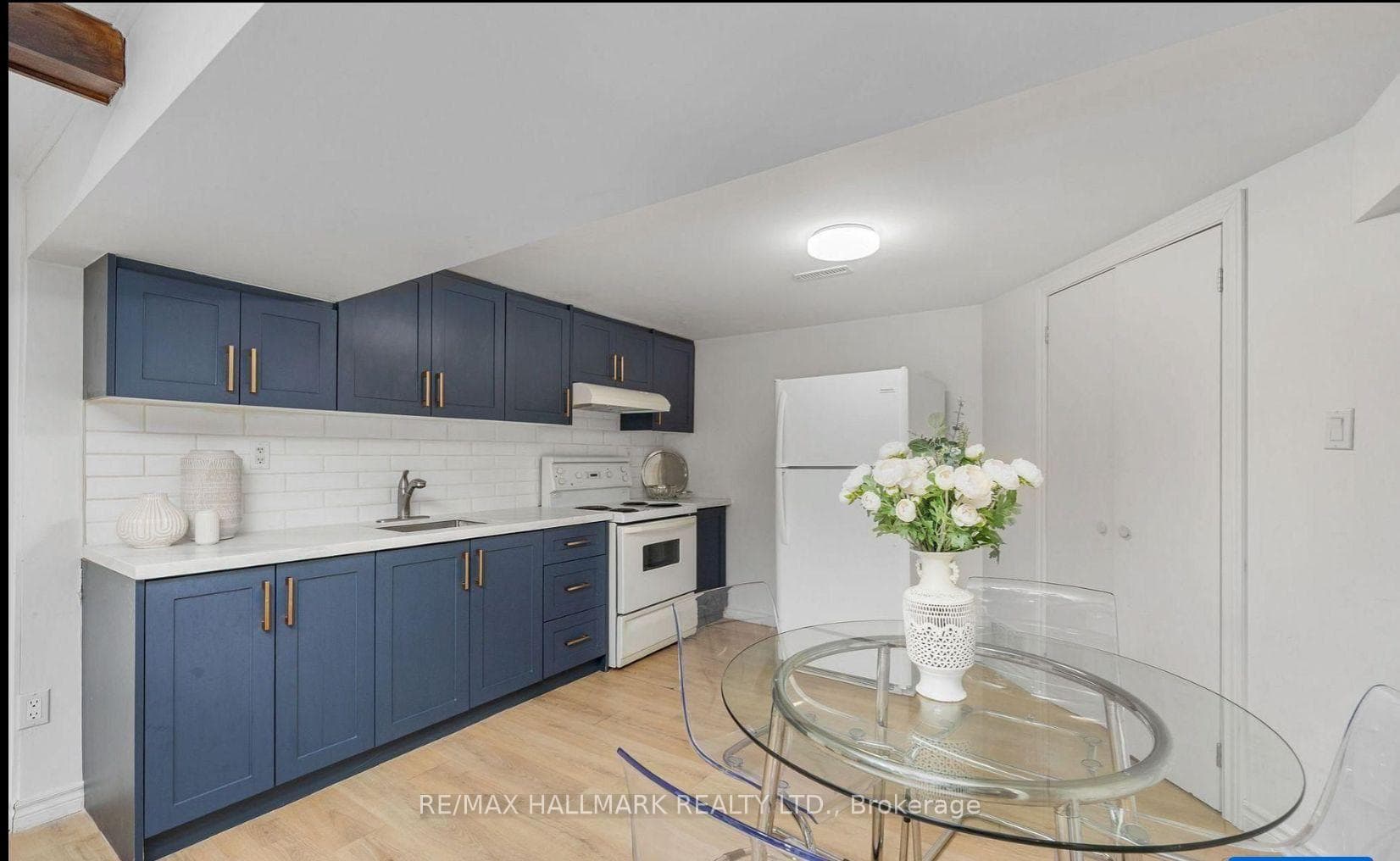 12 Wardencourt Drive Unit Lower photo 6