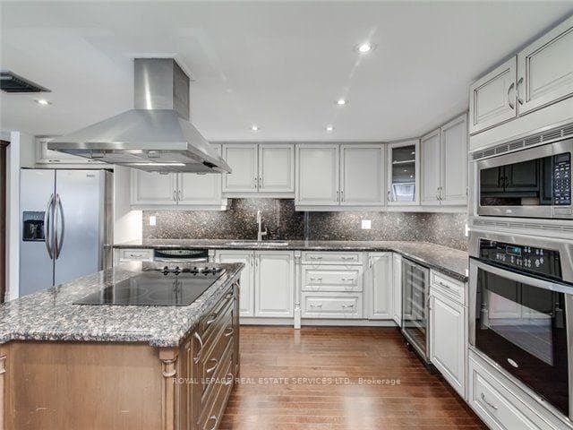 71 Charles Street Unit Ph1605 photo 13