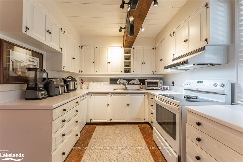1011 STERLING Lane photo 21