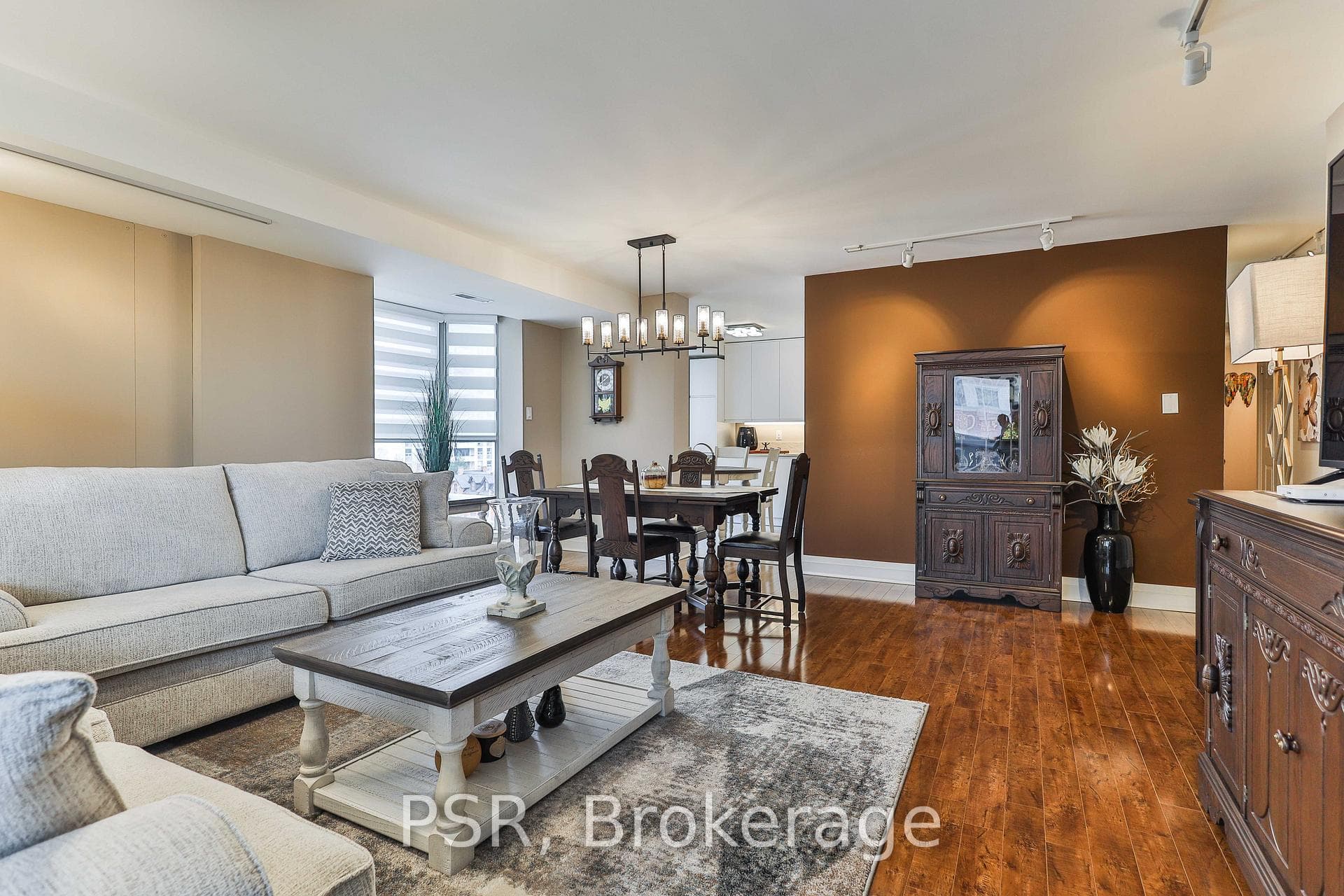 67 Caroline Street Unit 605 photo 14