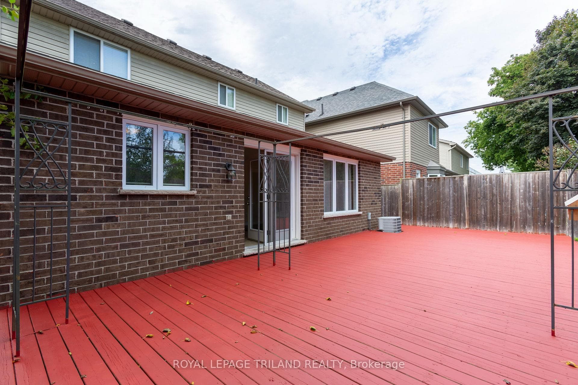 489 Mcmahen Street photo 22
