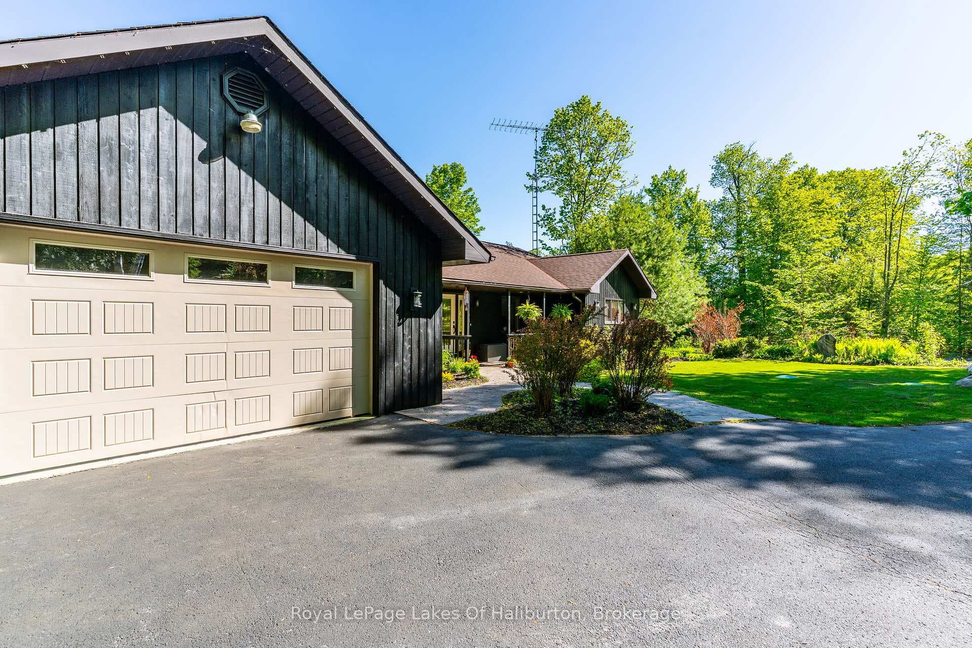 2697 Kashagawigamog Lake Road photo 38
