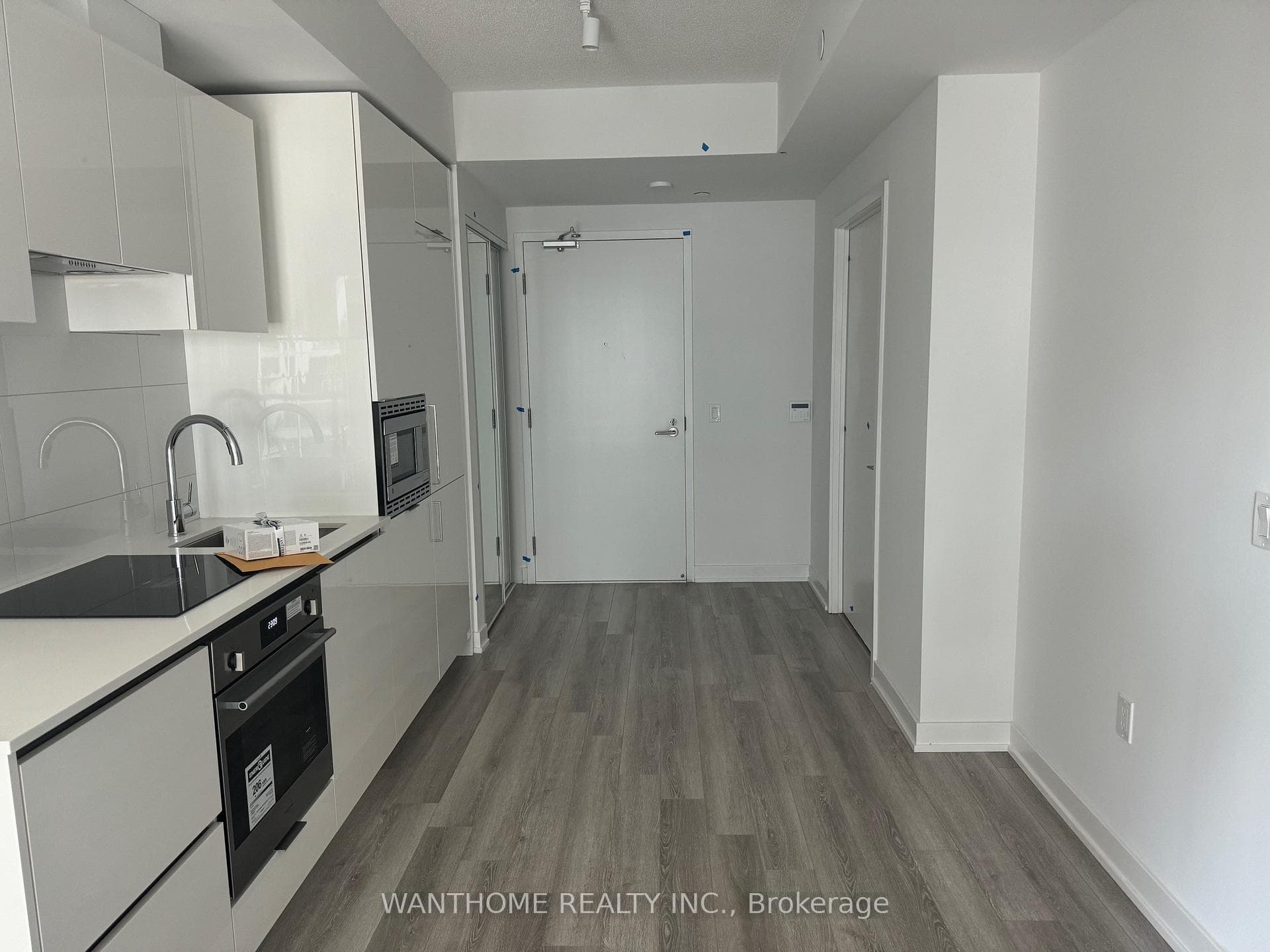 238 Simcoe Street Unit 2307 photo 1