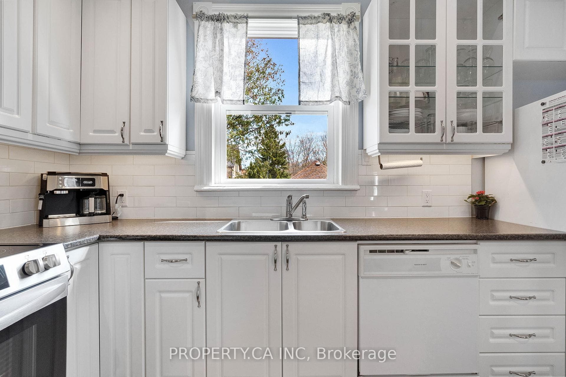 438 Ontario Street photo 23