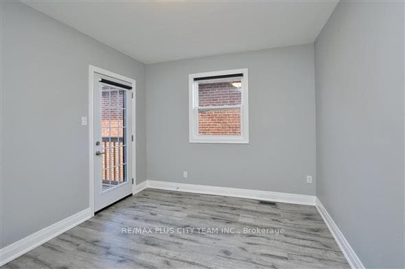 21 Ashdale Avenue photo 21
