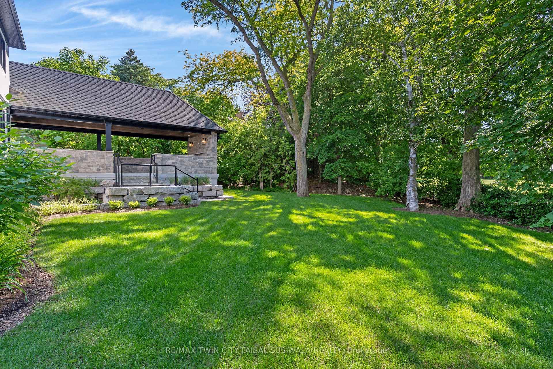 230 Stanley Drive photo 6