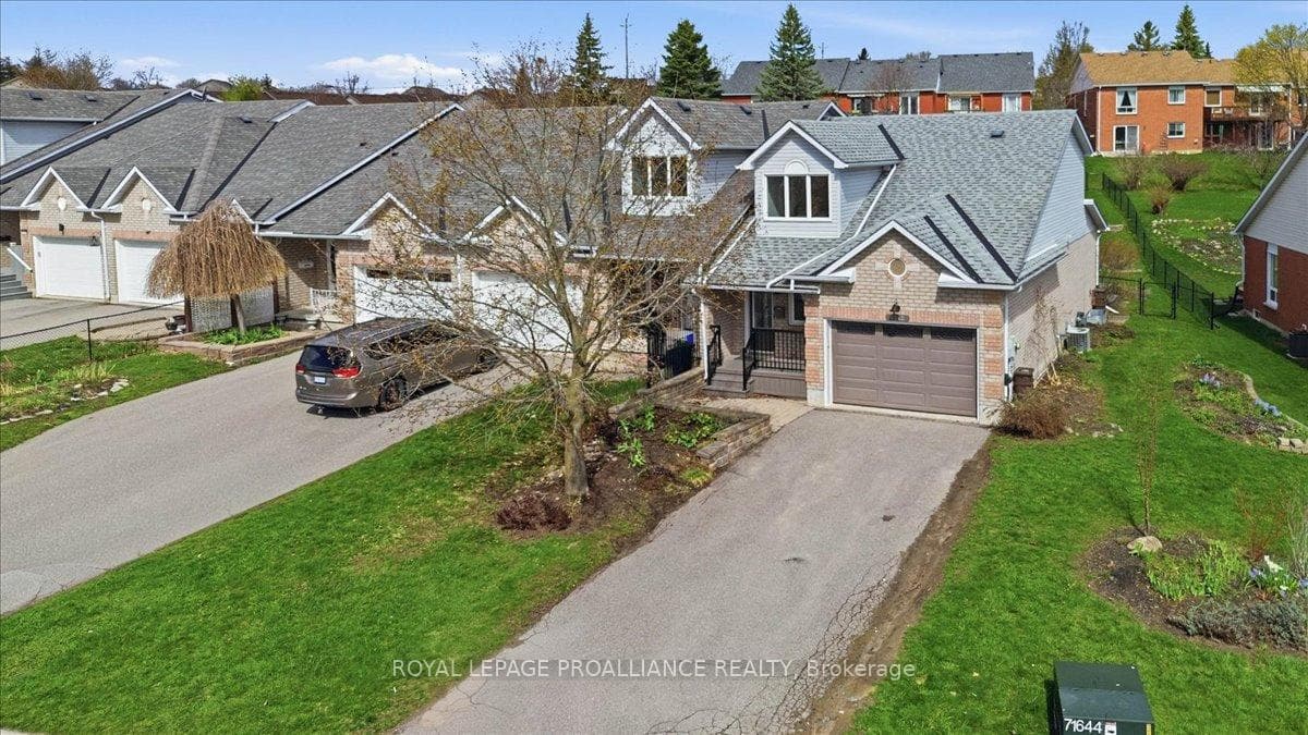 1342 Eagle Crescent photo 4