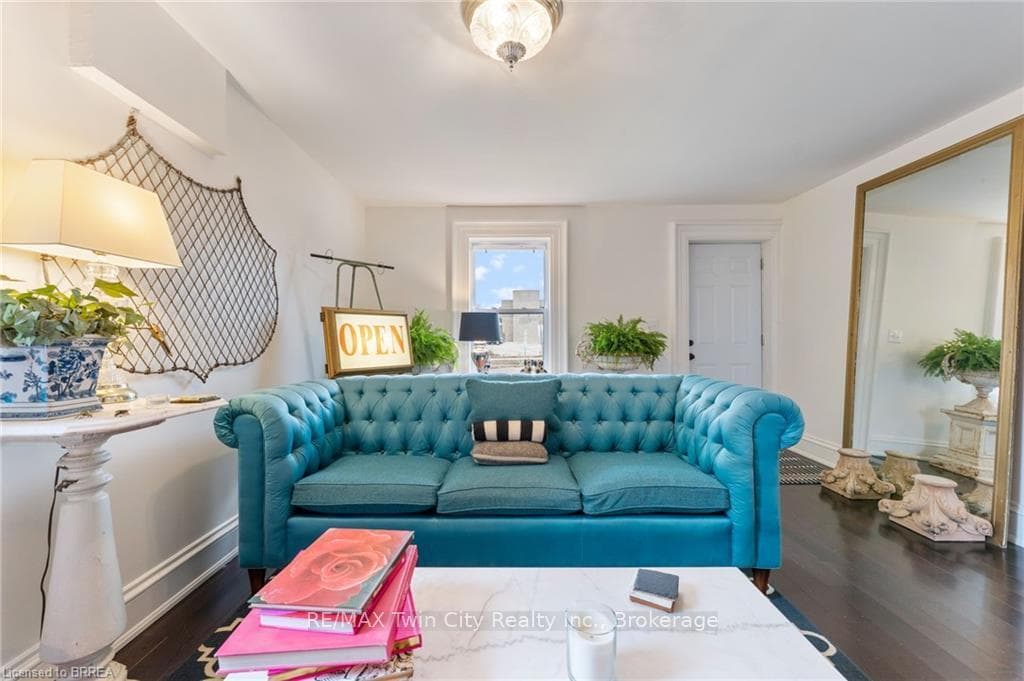 53 Charlotte Street photo 13