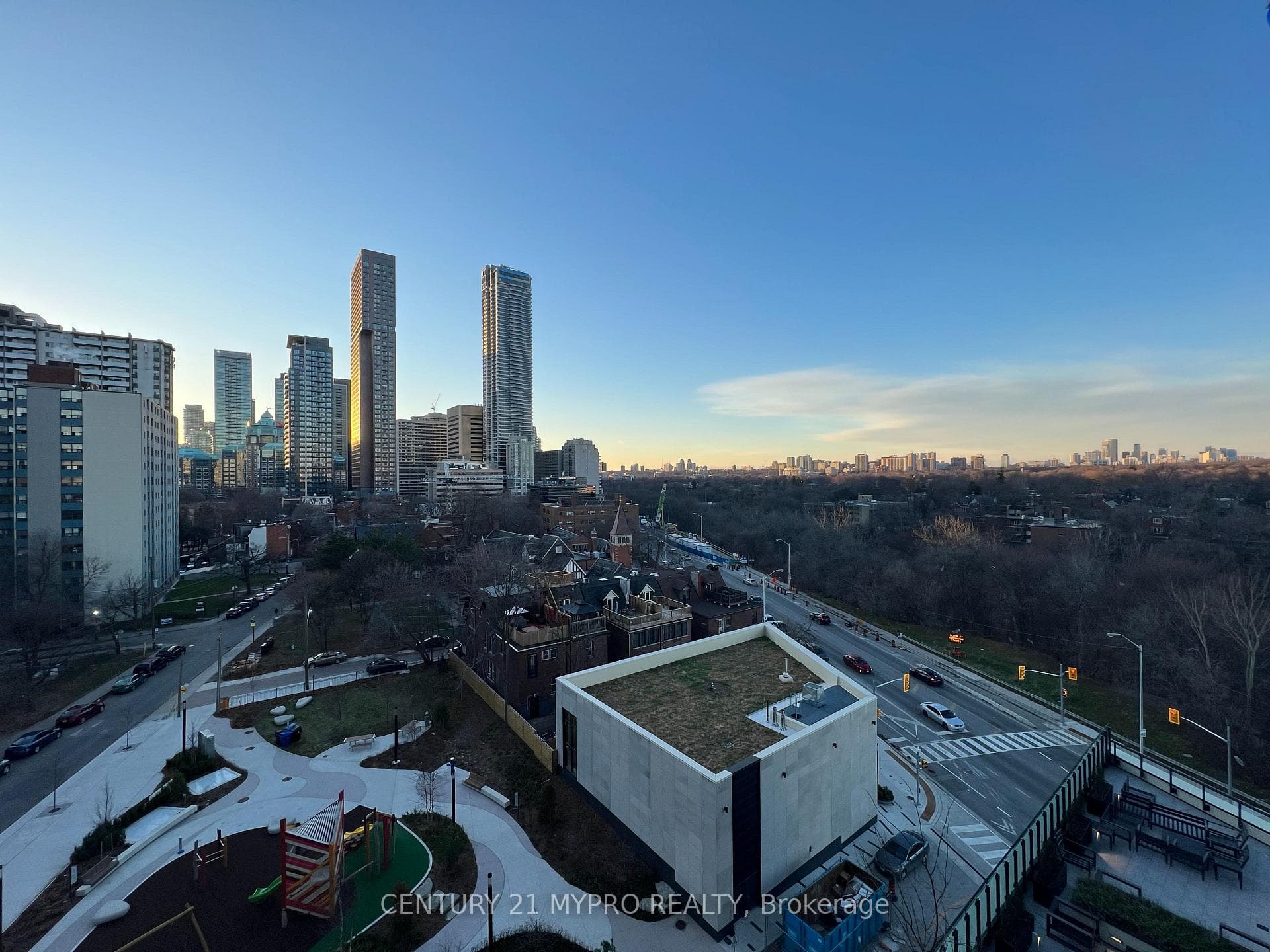 575 Bloor Street Unit 710 photo 14