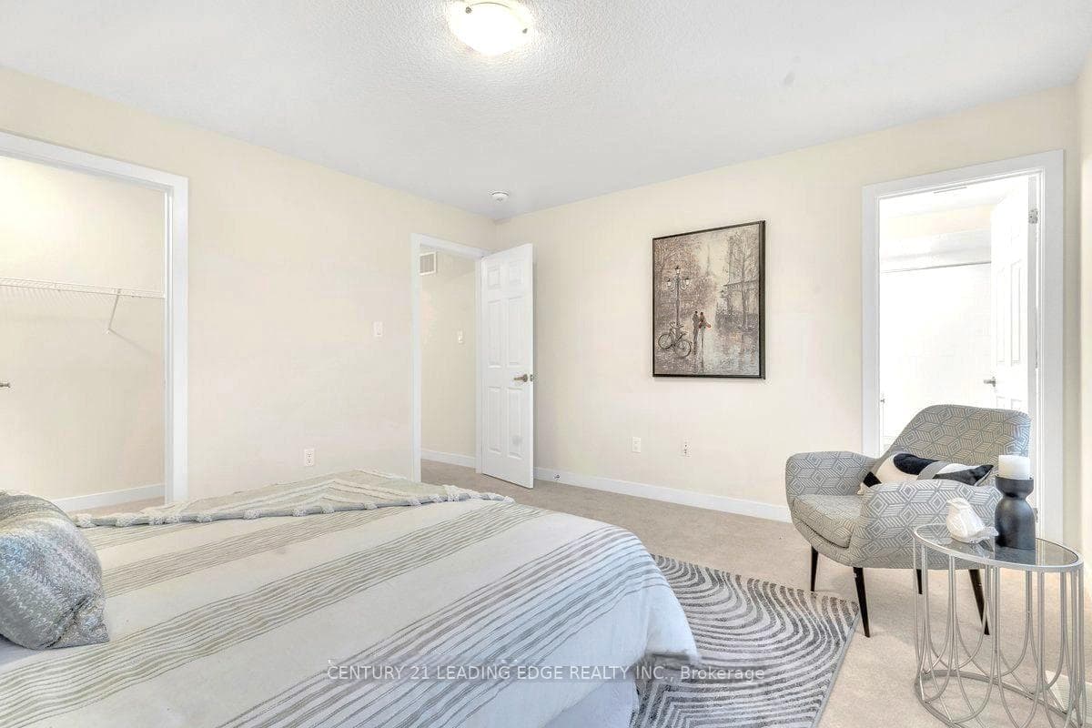 46 Aviron Crescent photo 13