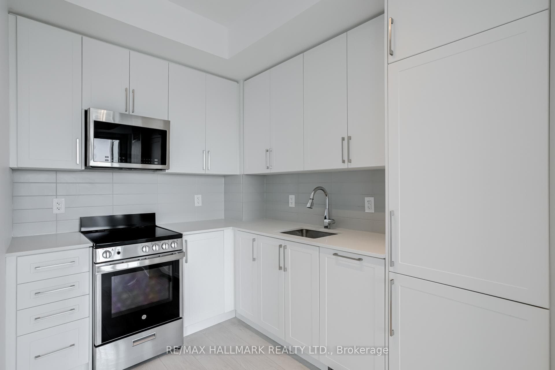 2450 Old Bronte Road Unit 514 photo 8
